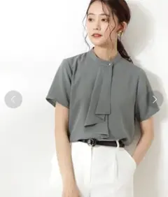 N.natural beauty basic ボウタイ風半袖ブラウス　グリーン