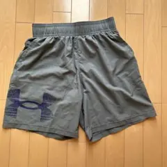 Under Armour グレー ハーフパンツ