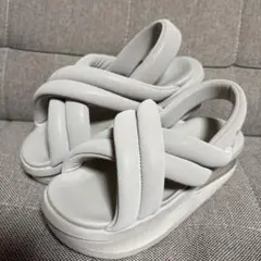NIKE エアマックス アイラ サンダル　クリーム　22cm