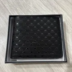 ブラック 二つ折り財布 エンボス加工
