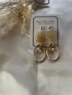 Item thumbnail for item 23682d23-c66f-4b5d-8bf6-f51b3fdf8a8e