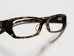セルフレーム どこかで見たようなマーク入り
