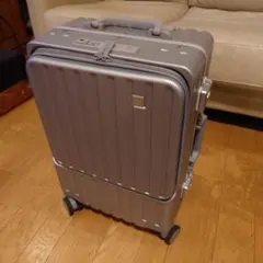 Amazonで購入したキャリーケースです