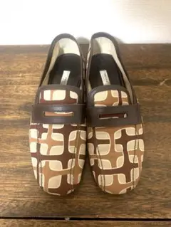 Item thumbnail for item e835d504-7a2e-400e-bf23-aaca14dac981