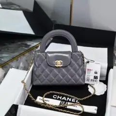 CHANEL グレー キルティングバッグ