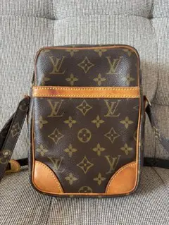Louis Vuitton ダヌーヴ ショルダーバッグ