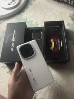 iQOO 13 16/512GB ホワイト　SIM フリー