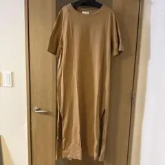 COS ベージュ 半袖カットソーワンピース