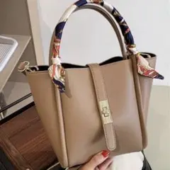 【新品】ショルダーバッグ ハンドバック　2way ブラウン　茶　スカーフ付き