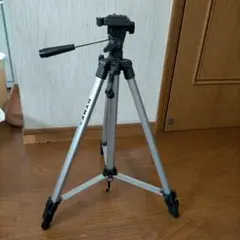 Dynex 軽量デジタルカメラ/ビデオカメラ 三脚 DX-NW080 Amazon | Dynex 53インチ軽量デジタルカメラ/ビデオカメラ三脚