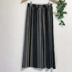 ストライプ モノトーン 黒 グレー プリーツ ロングスカート