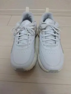 値下げ　美品　Puma ホワイト スニーカー 5 UK　24cm