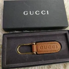 GUCCI グッチ キーリング 本革 ロゴ文字刻印