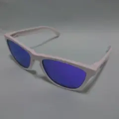 Oakley 　オークリー　サングラス 　ホワイト