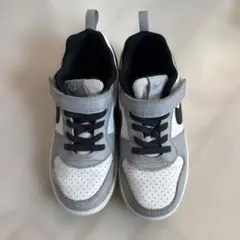 NIKE スニーカー　18.5㎝