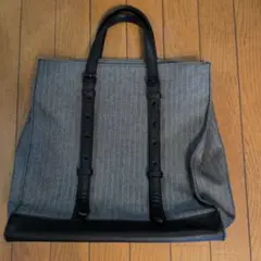 TAKEO KIKUCHI グレーとブラックのトートバッグ