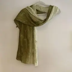 エスニックにも和風にも！光沢のあるしぼり花柄刺繍ストール！　グリーン