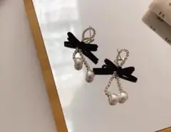 【数量限定】ピアス　高見え　リボン　ブラック　ビーズ　レトロ
