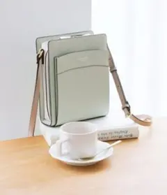 匿名 1点のみ 美品 アンドシュエット 縦 ショルダーバッグ ミント バイカラー