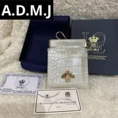 美品⭐️a.d.m.jクロコダイル調パスケース　蜂　チャーム