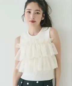 coca ノースリーブフリルニット