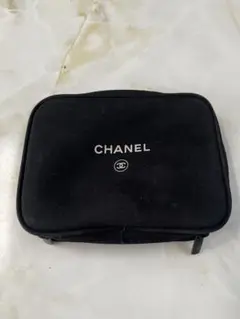 CHANEL ブラックナイロンポーチ