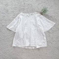 【liriito】刺繍入りフレアスリーブシャツ ゆったりレース カットソー M