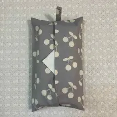 チェリー柄の布製ティッシュボックス