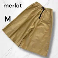 【merlot】ウエストバックル付タックガウチョパンツ　ワイドチノパンツ　M