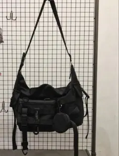 ショルダーバッグ　ブラック