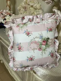 ローラーアシュレイクッションカバー新品未使用