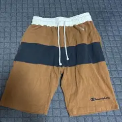 チャンピオン　ショートパンツ