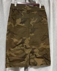 迷彩柄 タイトスカート ひざ丈(中古)