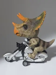 アニマルライダー　トリケラトプス　恐竜バイクフィギュア