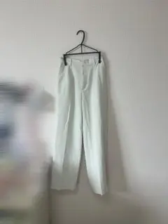 ホワイト ストレートパンツ