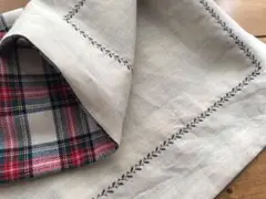 153.マルチカバー　リネン＋チェック　ミシン刺繍