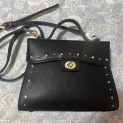 DIANAブラックスタッズハンドバッグ　ダイアナ　ショルダーバッグ