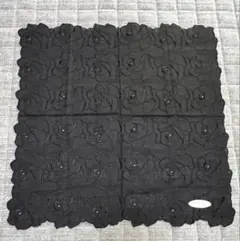 黒の花柄刺繍ハンカチ　ブラック　フォーマル　未使用品　薔薇柄　レディースハンカチ