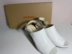 新品未使用　アシックスpedala ホワイト オープントゥサンダル