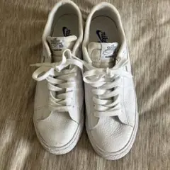 Nike ホワイトスニーカー　blazer sb NBA