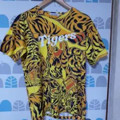 阪神Tigers トラ柄 Tシャツ　希少品　男女OK 　　Mサイズ　美品