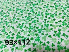 クローバー柄の布地（約93×112cm）生地 はぎれ