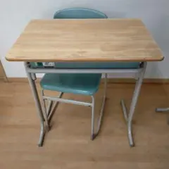 学校机と椅子のセット
