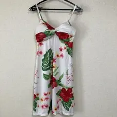 水着　ワンピース型　ハワイアンフラワー柄