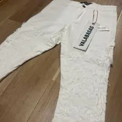 【新品未使用】バラバサス ホワイトスターフレアデニム 30 VALABASAS