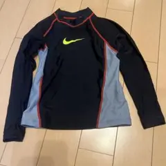 NIKEラッシュガード120