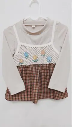 バースディ　花柄刺繍付きレイヤードトップス 　95　匿名配送