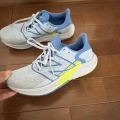 ニューバランス軽量ブルー 女性用24.5