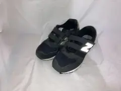 New Balance ブラック スニーカー キッズ　19.5 箱付　最終