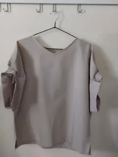 グレー Vネック 半袖シャツ Lサイズ